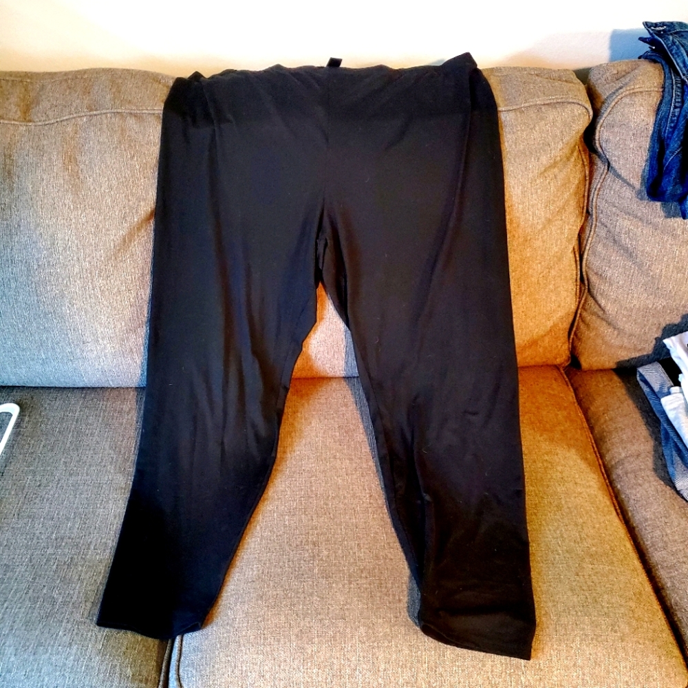 Shein Curve Black Capris